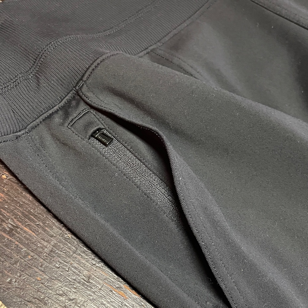 ATHLETA Venice High
Rise Jogger Black Size L/T. - Picture 8 of 14